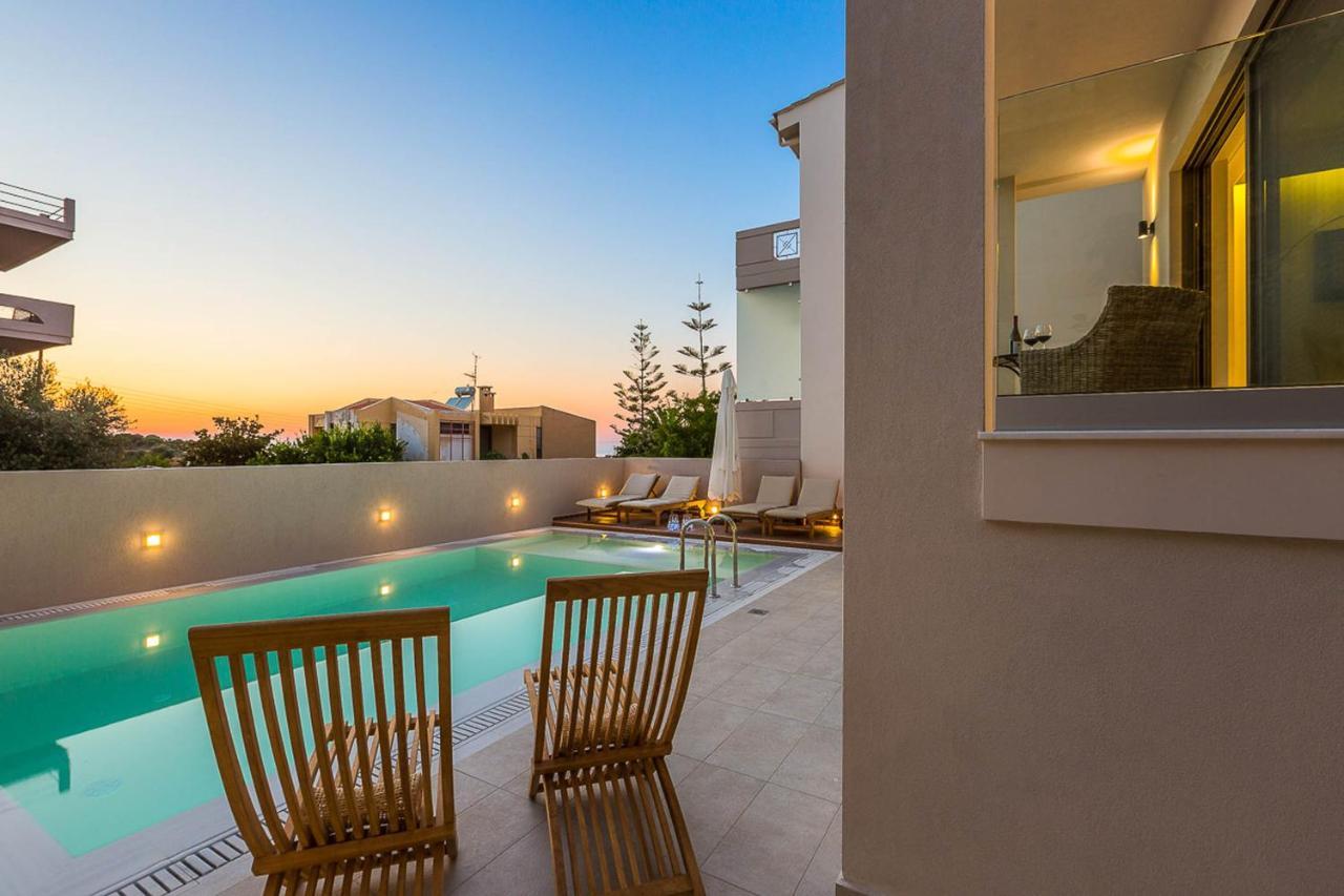 Villa Amelia I Free 9 Seater Mini Van & Pool カラタス エクステリア 写真