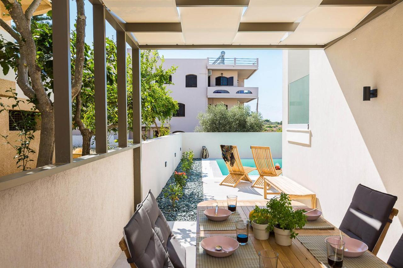 Villa Amelia I Free 9 Seater Mini Van & Pool カラタス エクステリア 写真
