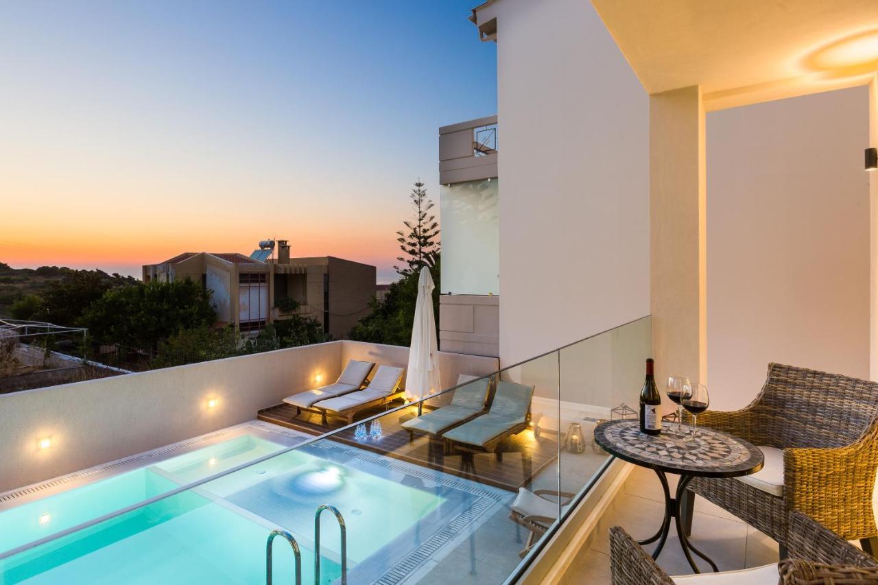 Villa Amelia I Free 9 Seater Mini Van & Pool カラタス エクステリア 写真