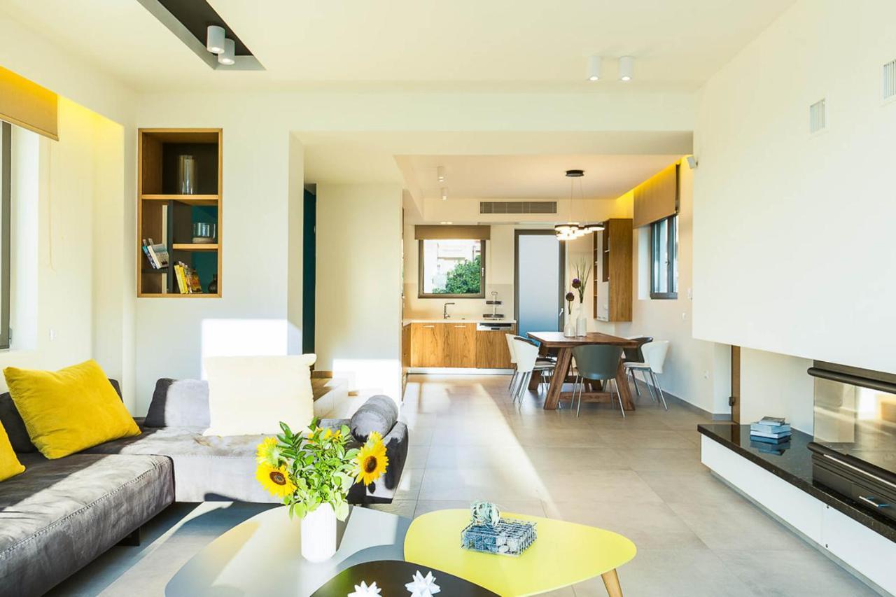 Villa Amelia I Free 9 Seater Mini Van & Pool カラタス エクステリア 写真
