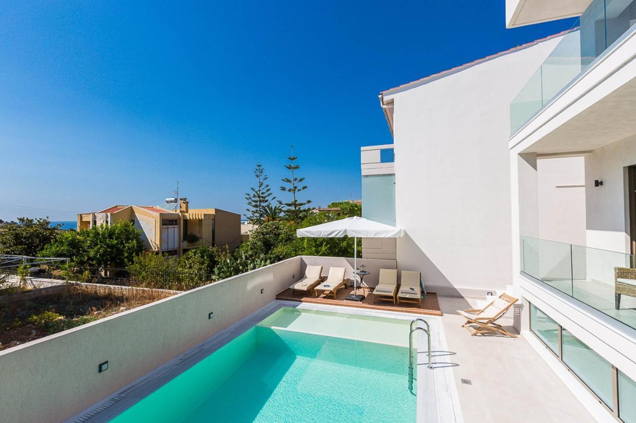Villa Amelia I Free 9 Seater Mini Van & Pool カラタス エクステリア 写真