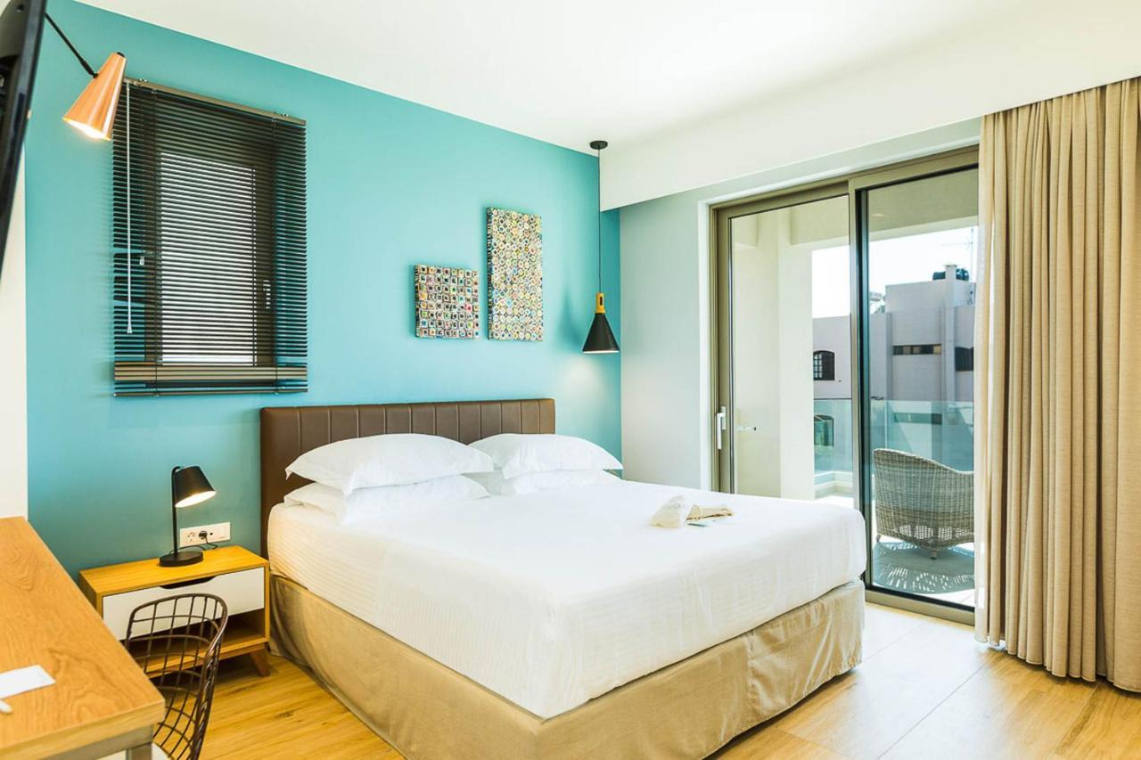 Villa Amelia I Free 9 Seater Mini Van & Pool カラタス エクステリア 写真