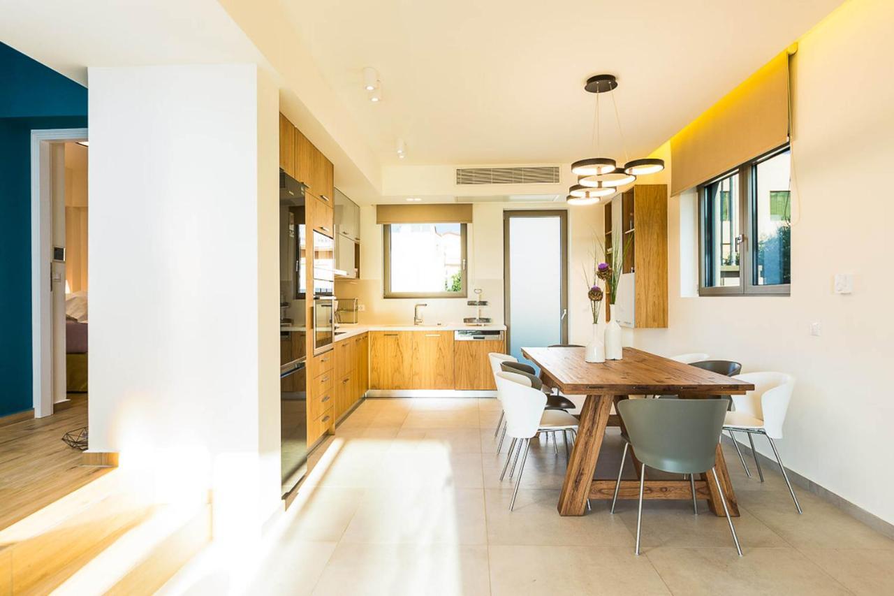 Villa Amelia I Free 9 Seater Mini Van & Pool カラタス エクステリア 写真